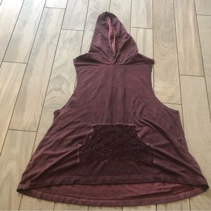 Women’s large maroon hooded tank top easel brand